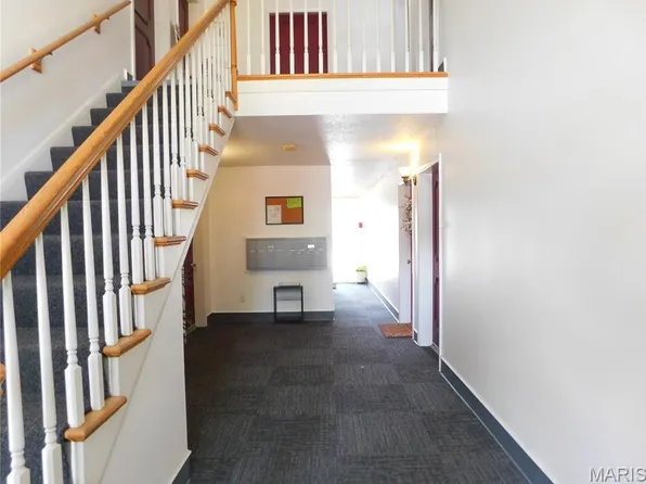 1673 Herault Pl APT F, Saint Louis, MO 63125