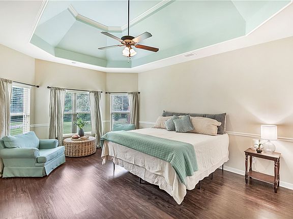 4th image of 144 Buckland Dr
