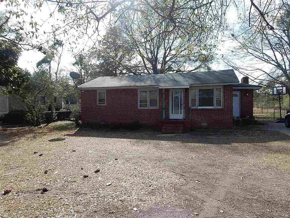 2nd image of 620 1st St