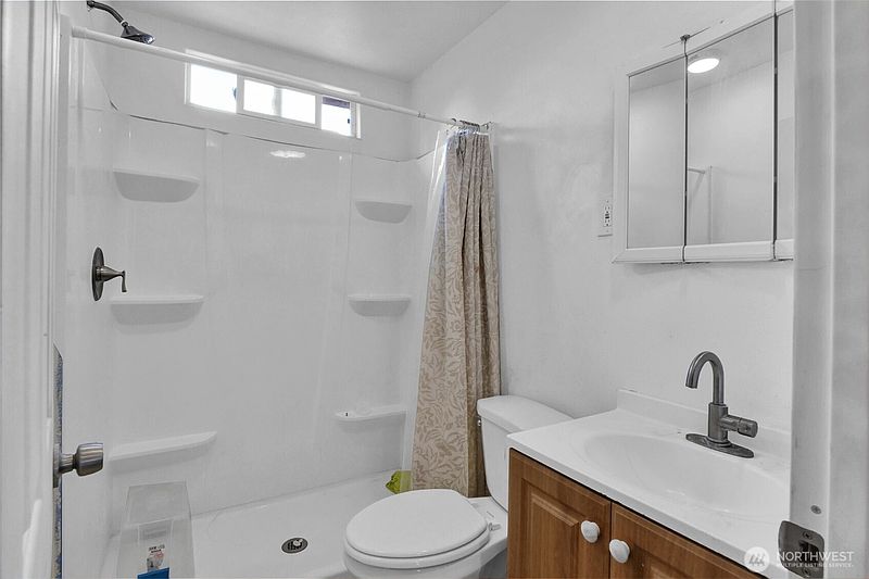 4th image of 813 S Adams Avenue