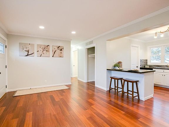 4th image of 11901 Round Lake Blvd NW