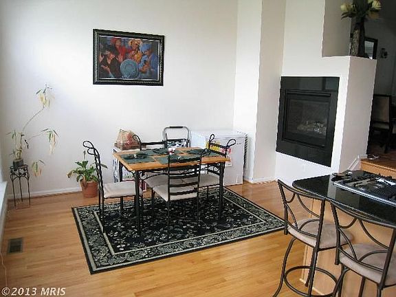 4th image of 2444 Battery Hill Cir