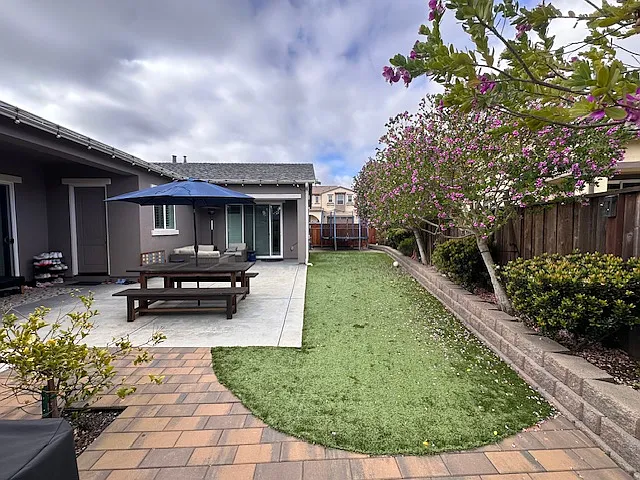 483 Logan Way — Photo 13