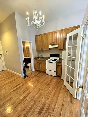 Rented by Living New York | media 13