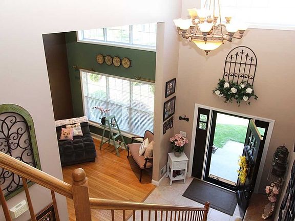 3rd image of 48 Beechwood Dr