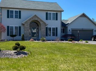497 Sari Ct, Webster, NY 14580