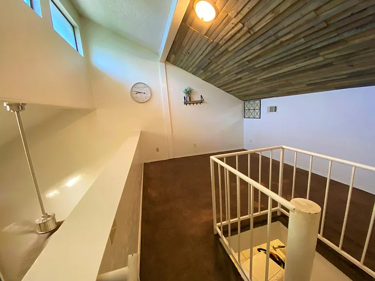 223 Hood St — Photo 15