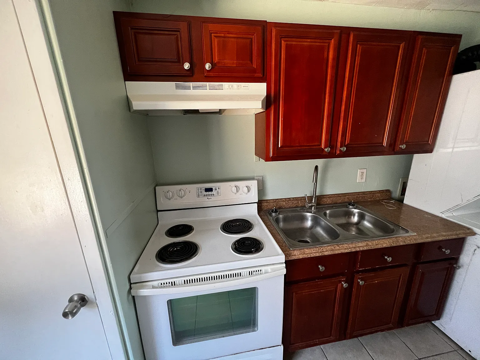 2 bed, 900 sqft, $1,000 — Photo 1