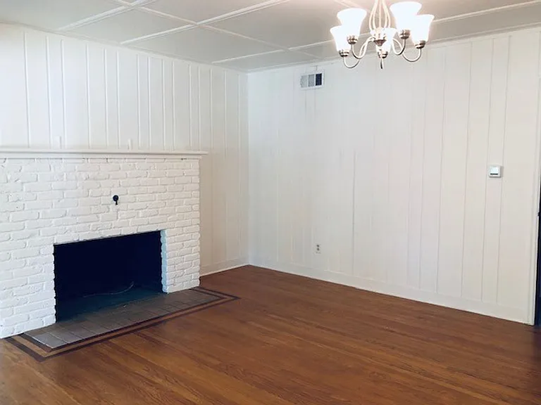 448 N Marion Ave — Photo 4