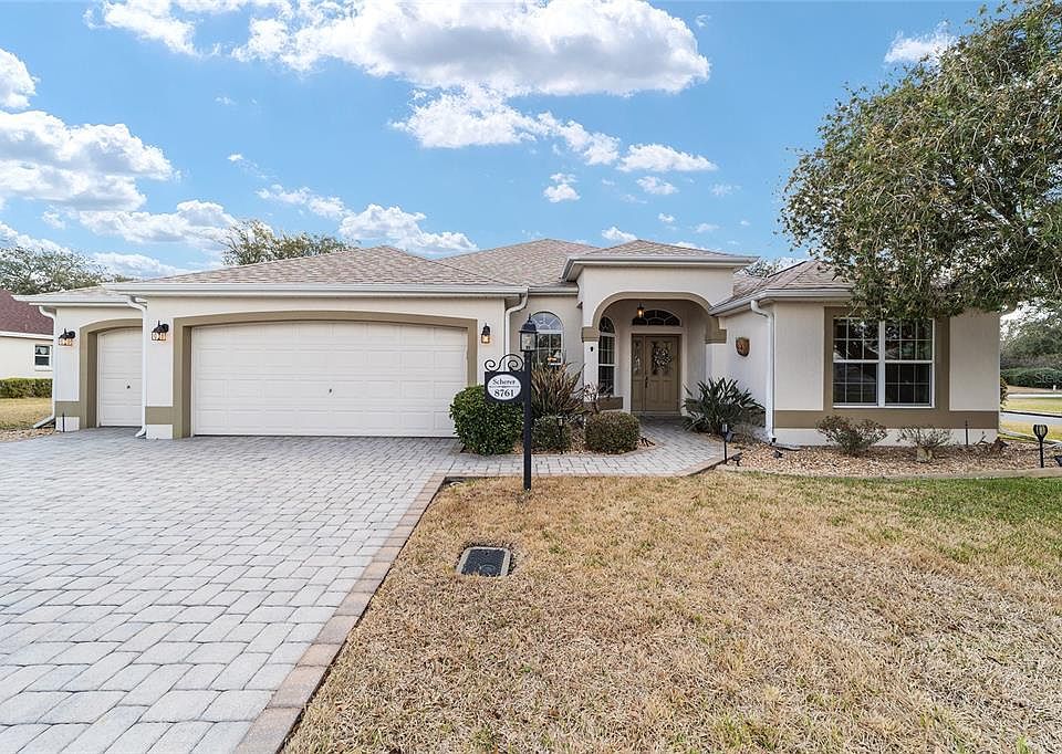 1st image of 8761 SE 168th Kittredge Loop