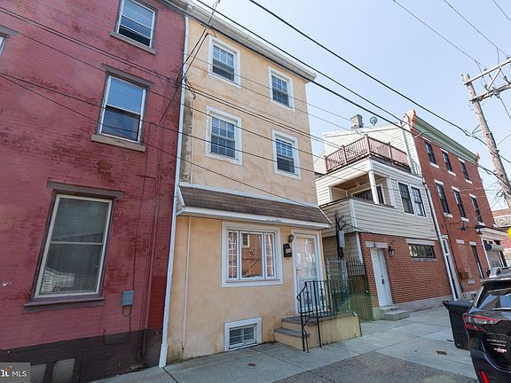 2nd image of 808 Gaul St