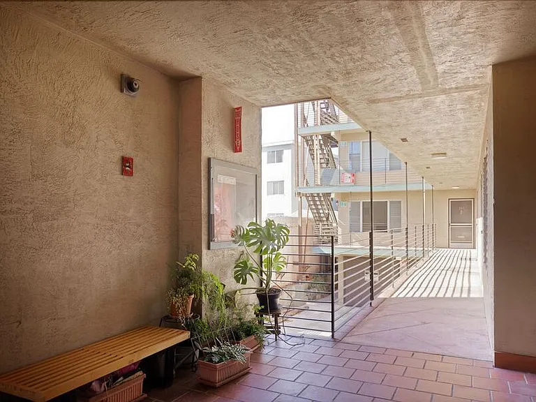 407 Vernon St — Photo 29