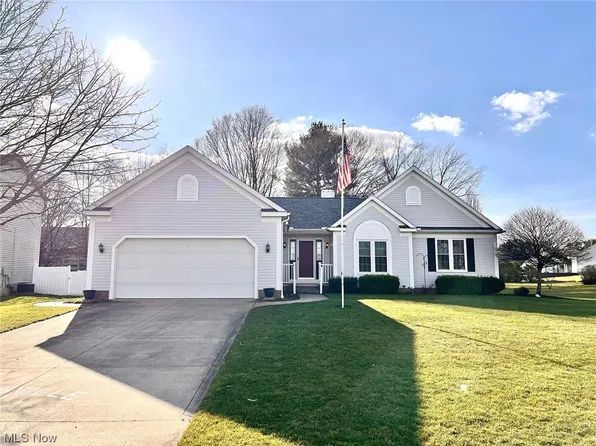 5909 Sunscape Dr NE, Louisville, OH 44641