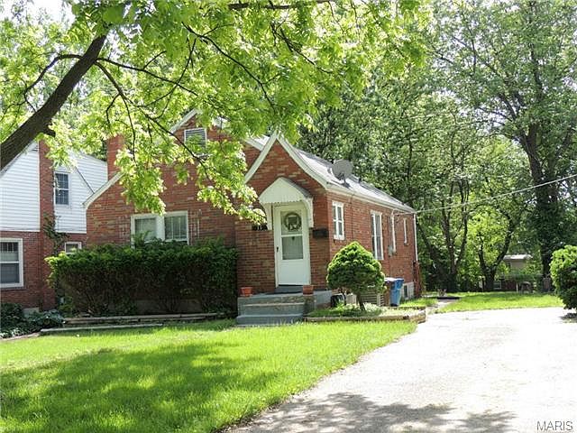 1st image of 11 S Hartnett Ave