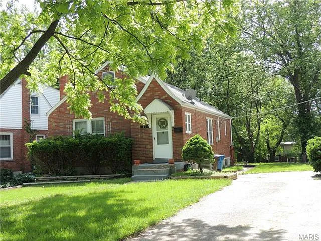 11 S Hartnett Ave photo 1