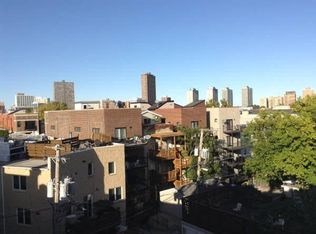 3343 N Clark St APT 2B, Chicago, IL 60657