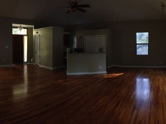 3rd image of 3201 Shimmy Ln