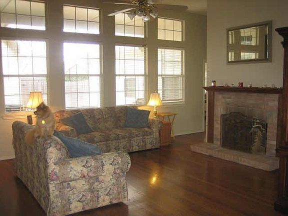 3rd image of 3117 Candide Ln