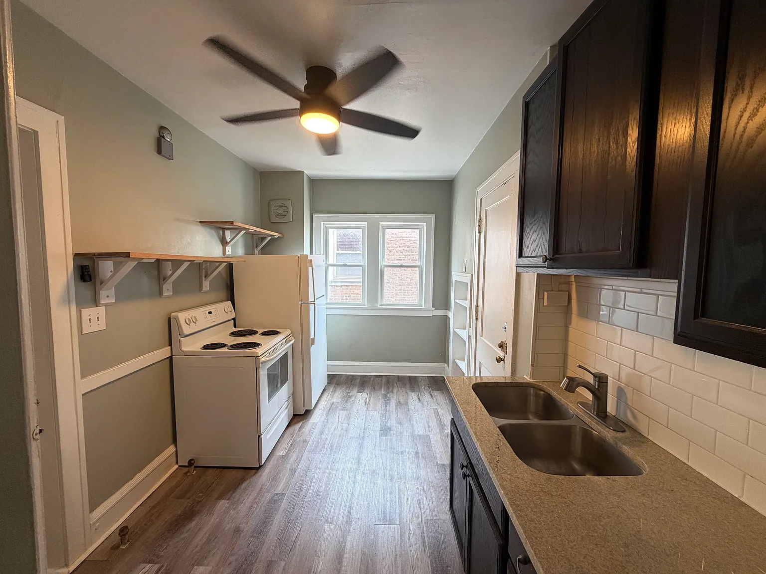 2 bed, 1200 sqft, $1,400 — Photo 4