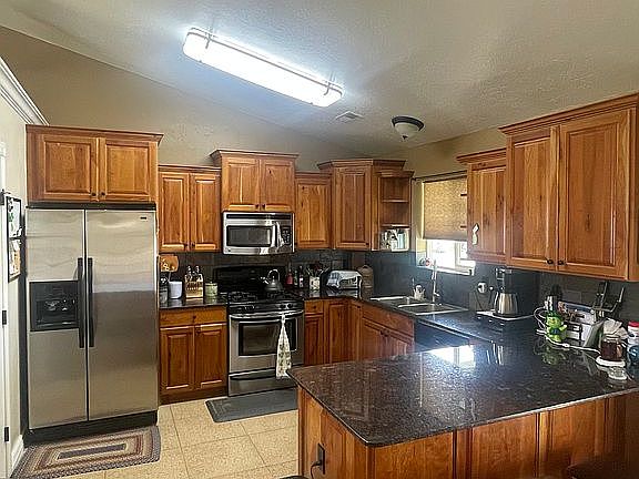 4th image of 213 Charlwood Dr