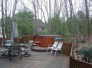 25 Fox Hollow Rd, Voorhees, NJ 08043