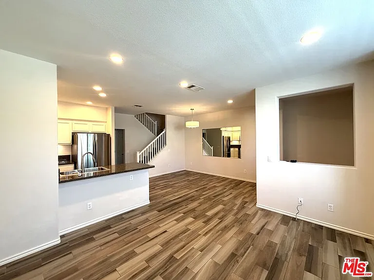 27030 Victoria Ln #76 — Photo 4