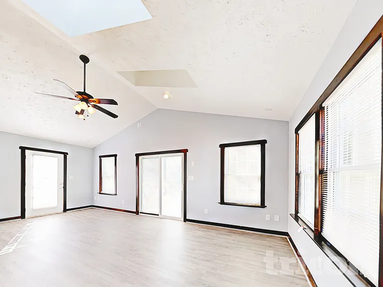 2672 Thistle Brook Dr — Photo 3