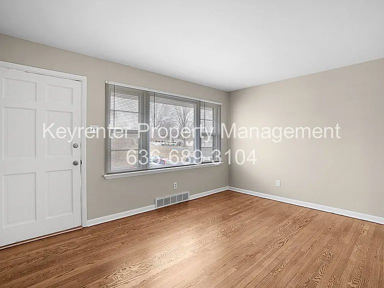 236 S Cadillac Dr — Photo 5