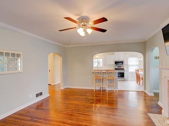 5th image of 2109 E Mulberry St