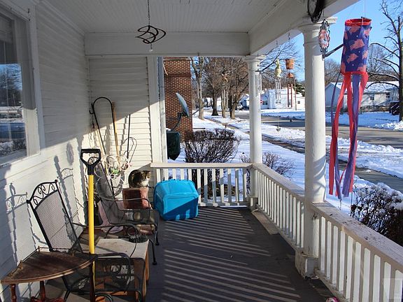 4th image of 301 E Nuckols St
