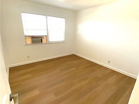 4th image of 1470 Martin Luther King Jr Ave