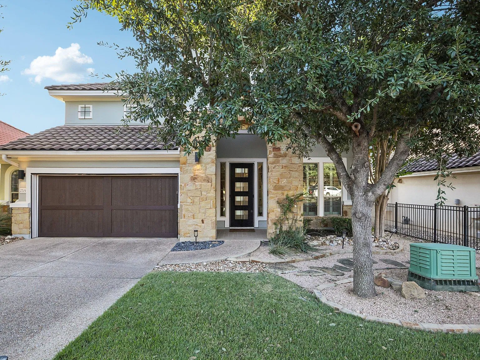 4 bed, 3.5 bath, 2733 sqft, $3,250 — Photo 1