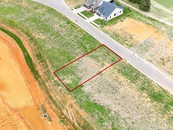 2nd image of 696 Black Bear Cir