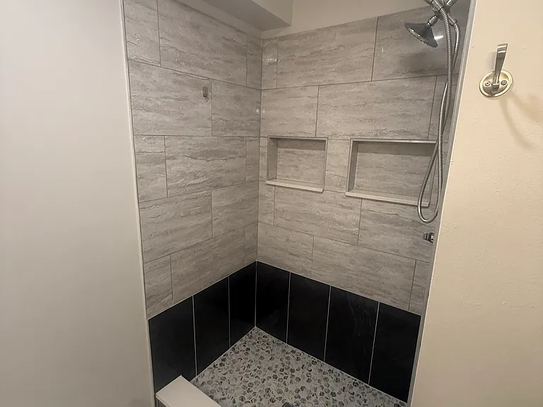 215 Hickory Ct — Photo 20