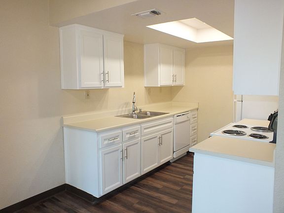 5th image of 2641 La Crescenta Dr #2