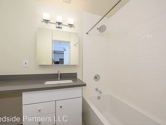 2nd image of 324 W Olympic Pl #17334750