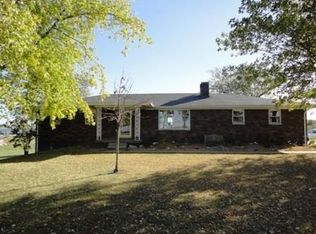 29649 Lakeland Rd, Deer Creek, IL 61733