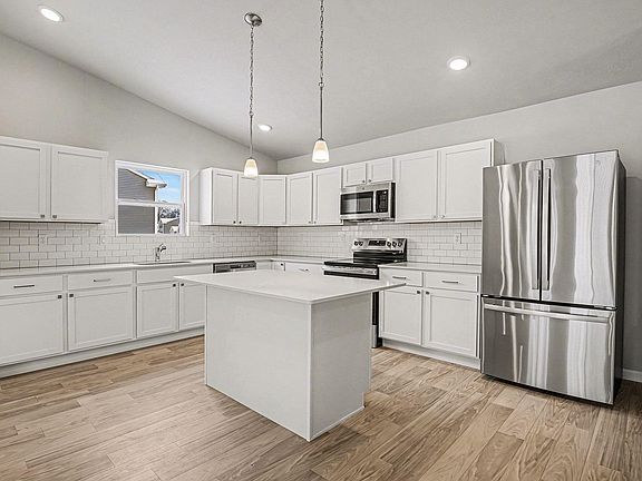 3rd image of 26574 Gibbons Dr