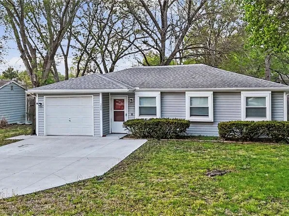 3804 Shadybrook Ln, Lawrence, KS 66047