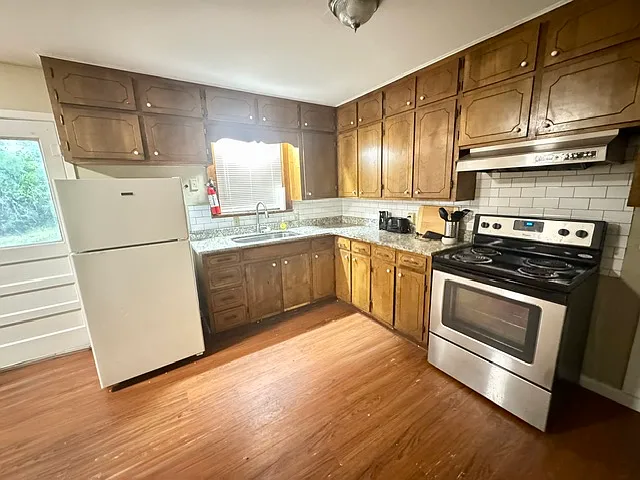 4 bed, 1670 sqft, $2,650 — Photo 2