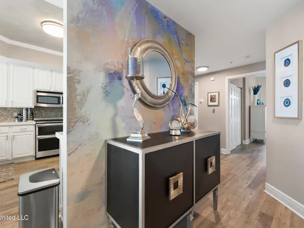 2668 Beach Blvd #801, Biloxi, MS 39532