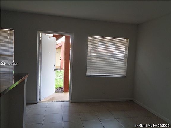 4th image of 101 NE 41st St APT H119