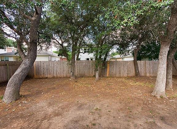 3rd image of 2303 John Tee Dr