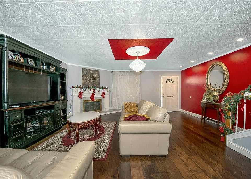 1st image of 15916 Archwood Ln #1014