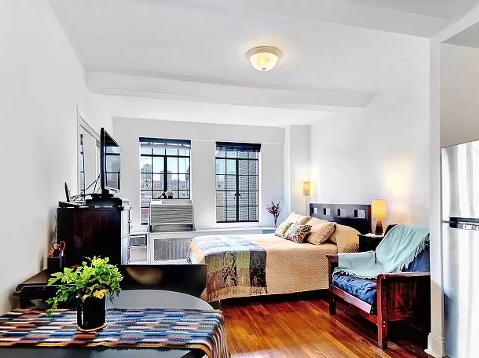 1st image of 320 E 42nd St APT 2505