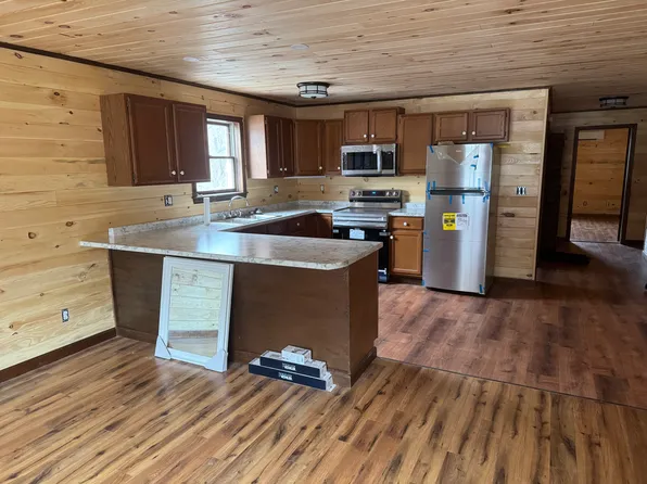 657 Maine Ave, Farmingdale, ME