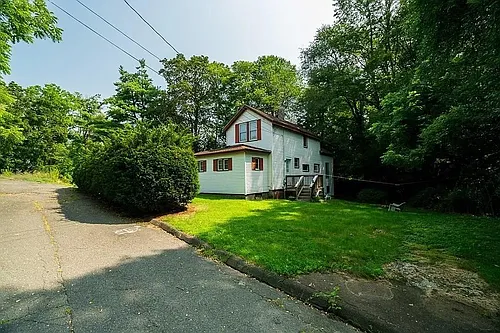 22 Railroad St Photo 1