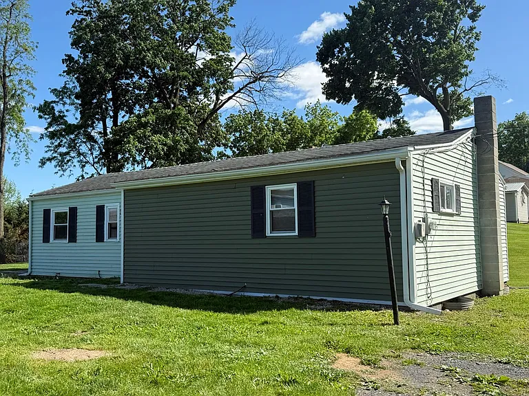 9942 Tower Rd — Photo 2
