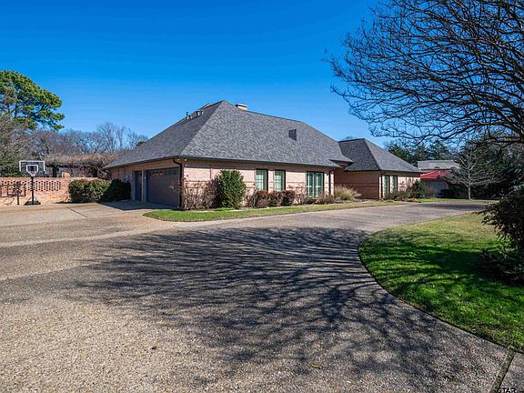 3rd image of 6904 Gleneagles Dr