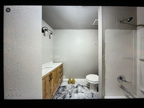 5th image of 614 E Park St